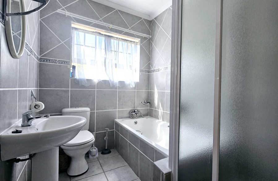 3 Bedroom Property for Sale in Dana Bay Western Cape
